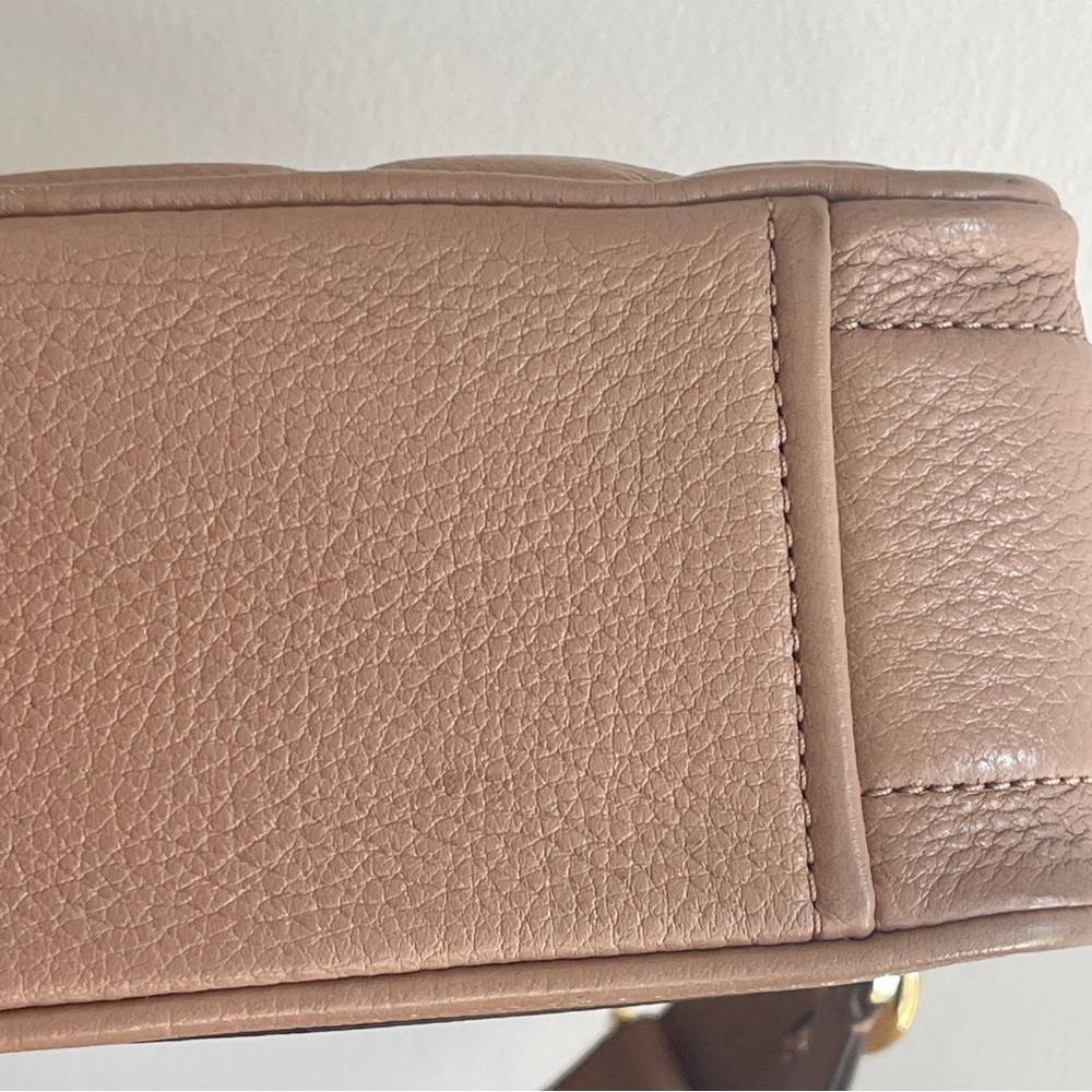 Marc Jacobs The Moto Shot DUSTY BEIGE camera bag pebbled leather crossbody purse - Picture 6 of 13